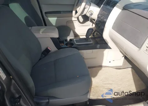 2010 Ford Escape Xls из США, поврежденный, VIN 1FMCU0C77AKA54374